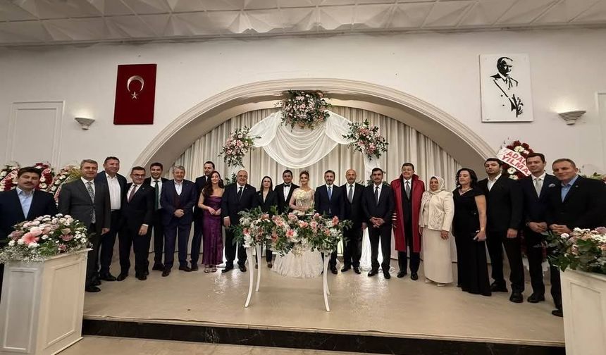 Bakan Yardımcısı Ahmet Aydın, Devrek’te nikah törenine katıldı…