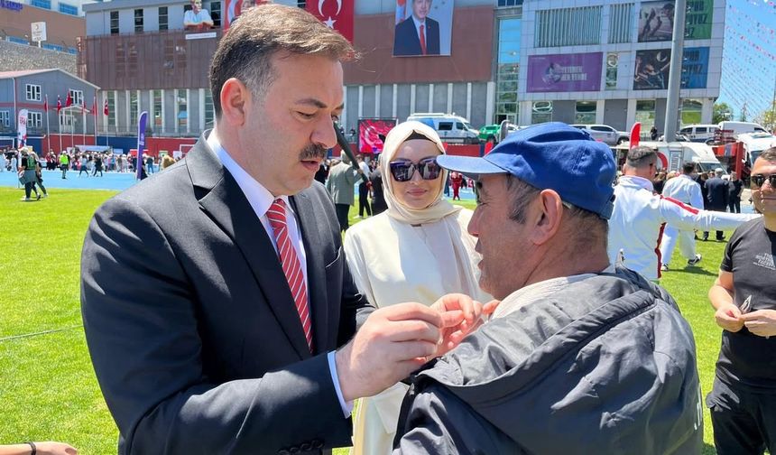 Başkan Çağlayan’dan Doktora Anlamlı Jest!