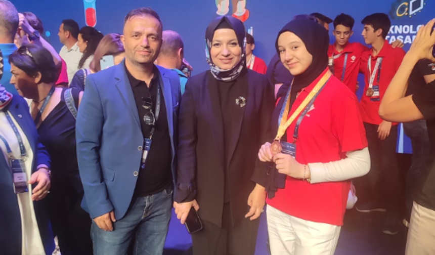 ZONGULDAKLI ÖĞRENCİLER TÜBİTAK'TA PARLADI