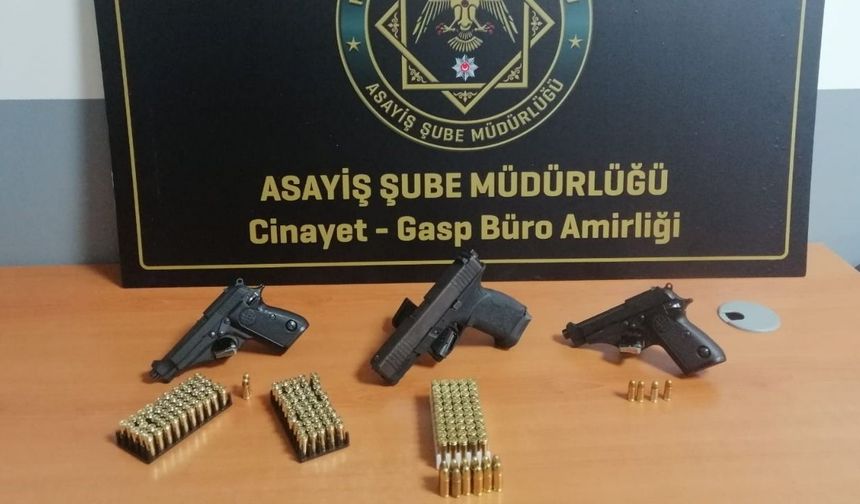 Ruhsatsız silah operasyonunda 4 şüpheli yakalandı