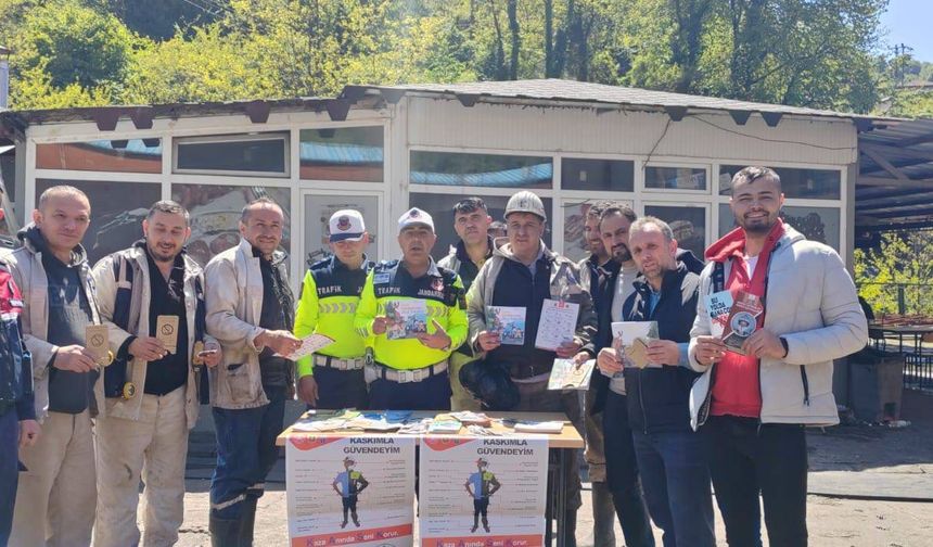 Jandarma madencilere trafik bilinci eğitimi verdi...