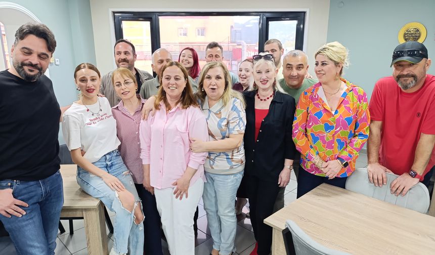 YOLCULAR YEMEKTE BULUŞTU !