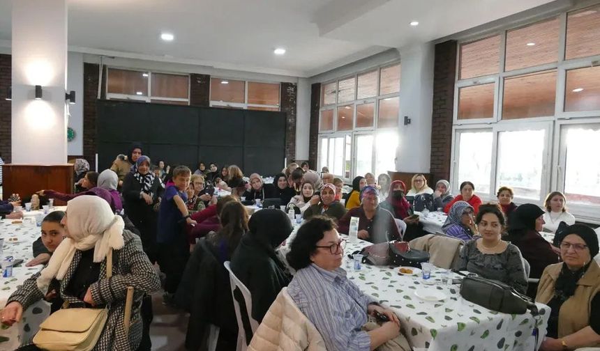 KİLİMLİ'DE KADINLAR MATİNESİ