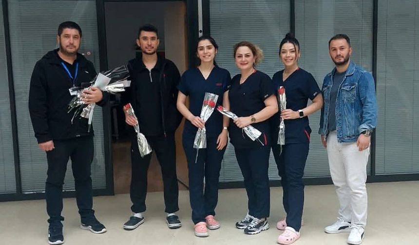 Sağlık Kahramanlarına Anlamlı Jest... Hemşirelere Moral ve Minnet Buluşması