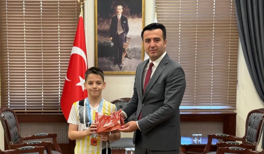 Kilimli’nin gururu Ege Çakır, Kaymakam Özdemir’i ziyaret etti...