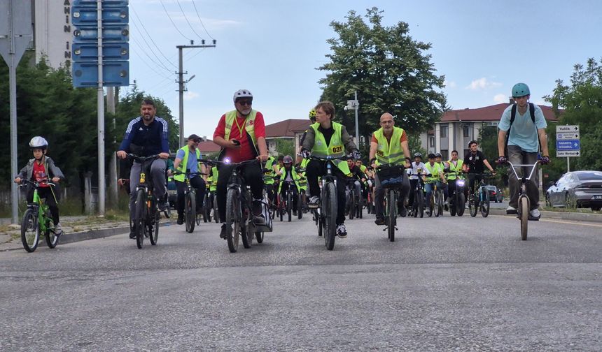 Pedallar bisiklet baharı için çevrildi