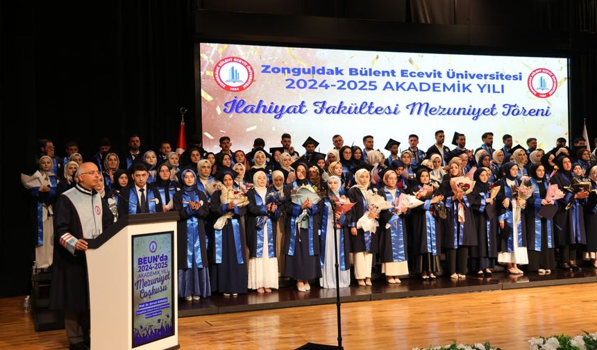 BEUN İlahiyat Fakültesi 2024-2025 Akademik Yılı Mezunlarını Geleceğe Uğurladı...