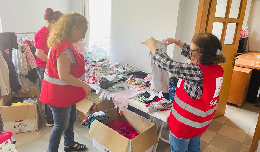 KIZILAY KİLİMLİ 500 ÇOCUĞA BAYRAM SEVİNCİ YAŞATTI