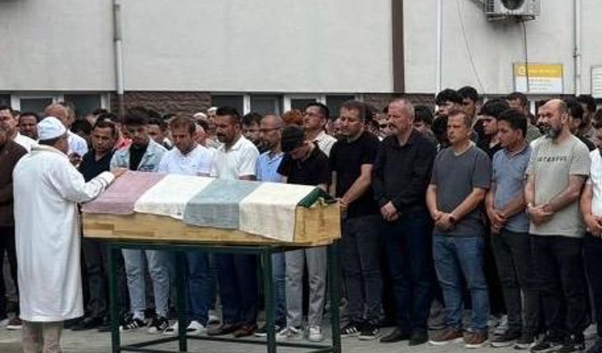 MİNİK EYMEN GÖZYAŞLARIYLA UĞURLANDI