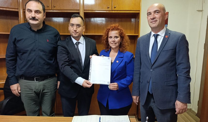 CHP Kozlu'da Yeni Dönem! Merve Arslan Mazbatasını Aldı
