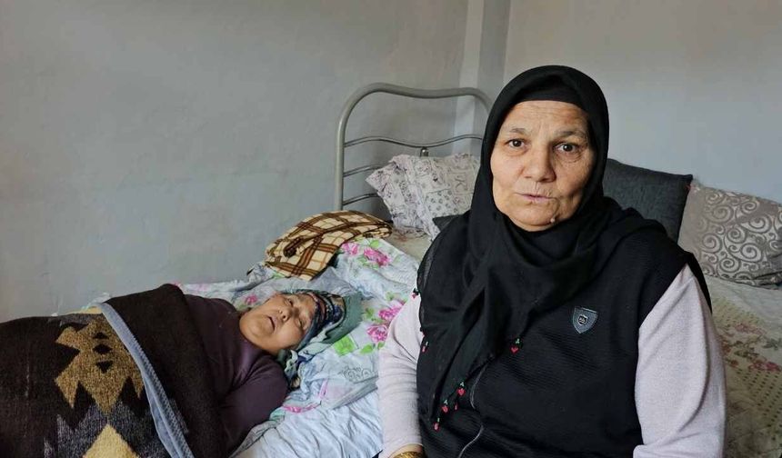 Yatalak Kadına Komşuları Sahip Çıkıyor!