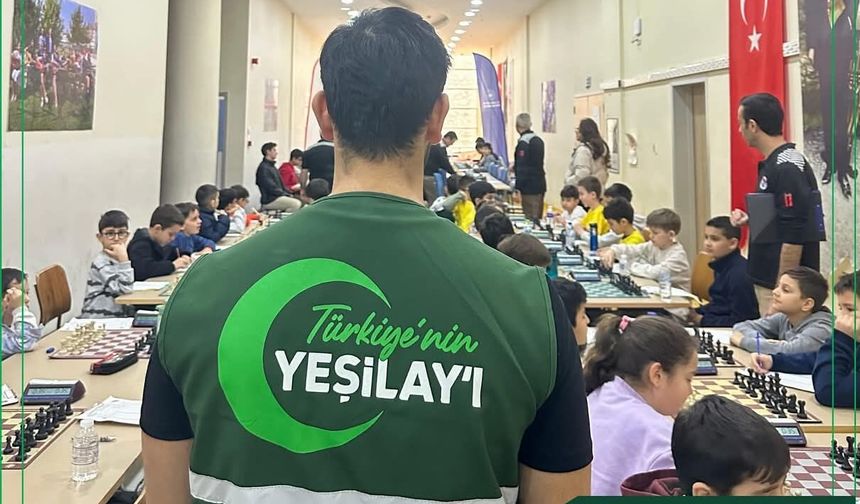 Yeşilay'dan Gençlere Satranç Şöleni