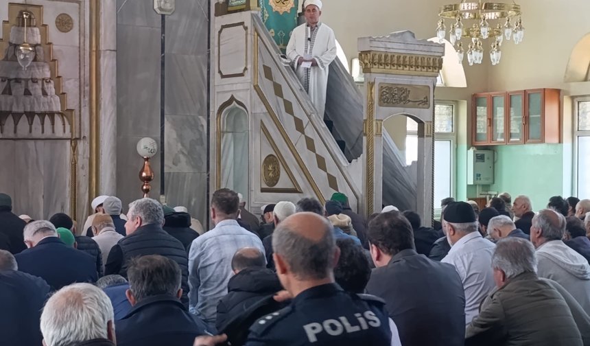 Okullardaki Acı Olayların Ardından Cuma Hutbesinde Dikkat Çeken Çağrı