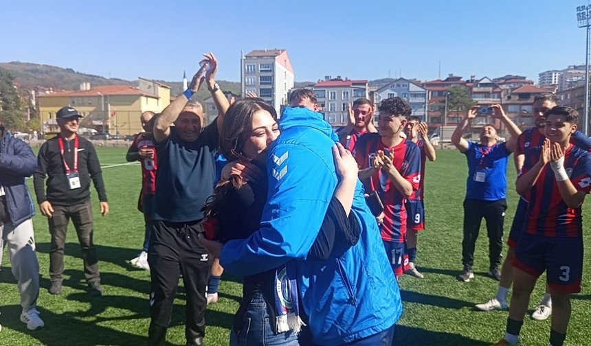 Zonguldak’ta Yeşil Sahada Çifte Mutluluk