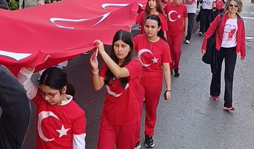 19 Mayıs Coşkusu Zonguldak Sokaklarına Taştı!