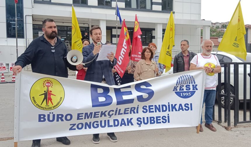 SGK Önünde “Mezarda Emekliliğe Hayır” Protestosu!