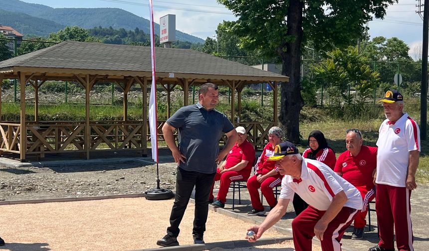 Huzurevi Sakinleri ve Kıbrıs Gazileri Bocce Turnuvasında Bir Araya Geldi