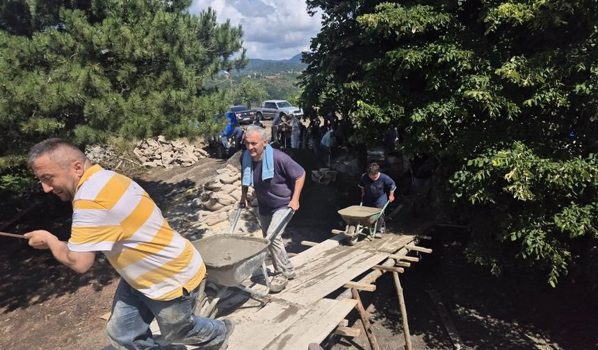 Gümeli'de Cemevi Yemekhanesinde İkinci Beton Döküldü