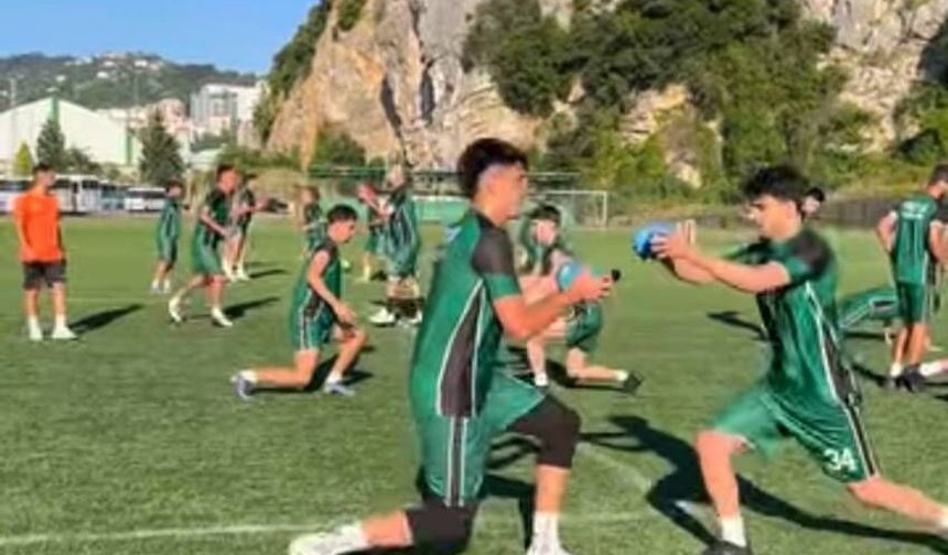 Kozlu Belediyespor Sahaya İndi: Sezonun İlk Antrenmanı Yapıldı
