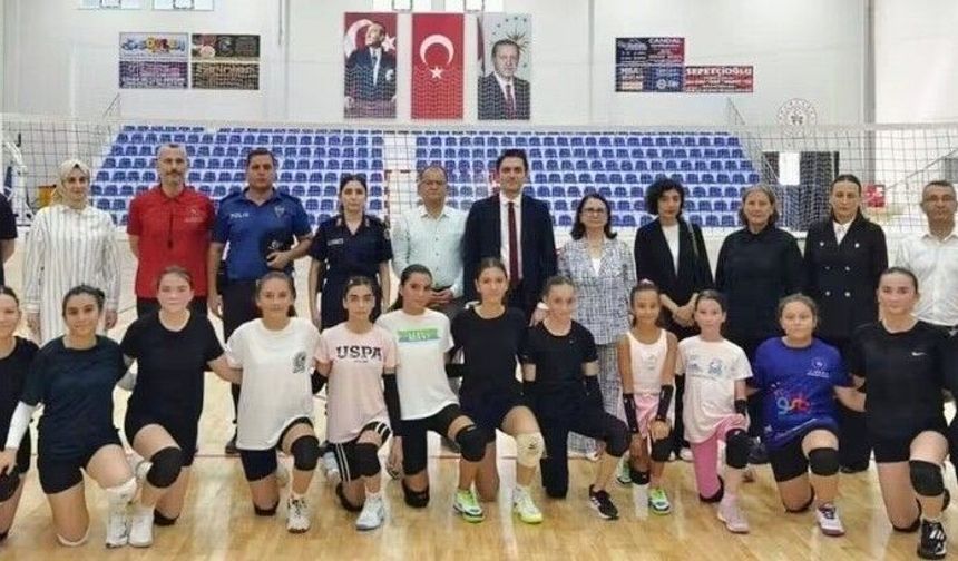 Kozlu’da Genç Sporculara Kaymakam Çakır’dan Moral Ziyareti