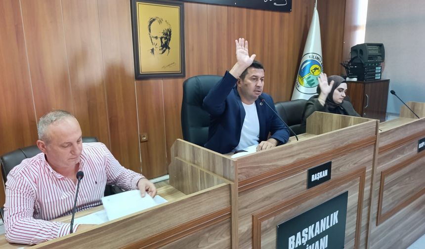Kilimli’de Velilerin ve Servisçilerin Gözü Bu Kararda: Okul Servis Ücretleri İçin Kritik Zirve