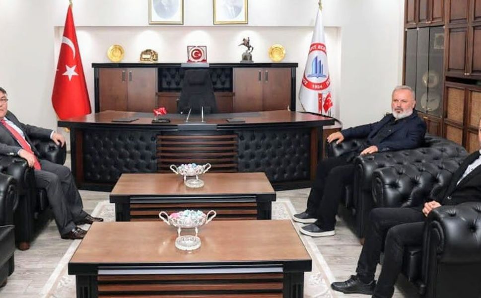 Veterinerlerden Ve Siyaset Dünyasından Anlamlı Buluşma...