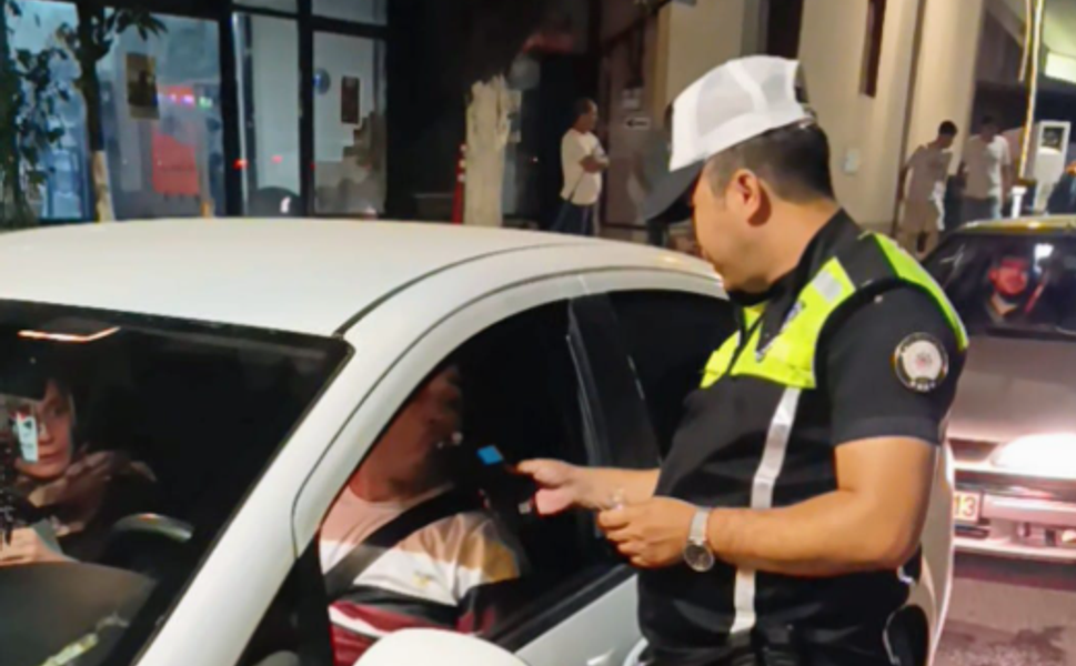 KİLİMLİ'DE ALKOLLÜ SÜRÜCÜLERE GEÇİT YOK! BASKIN GİBİ DENETİM