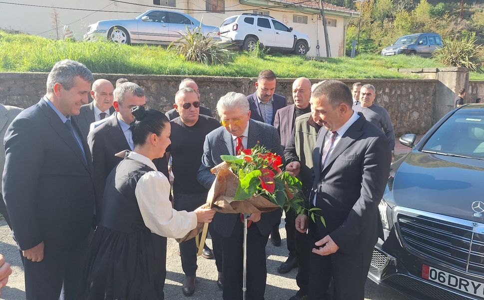 Eski TBMM başkanı Toptan Zonguldak'ta!