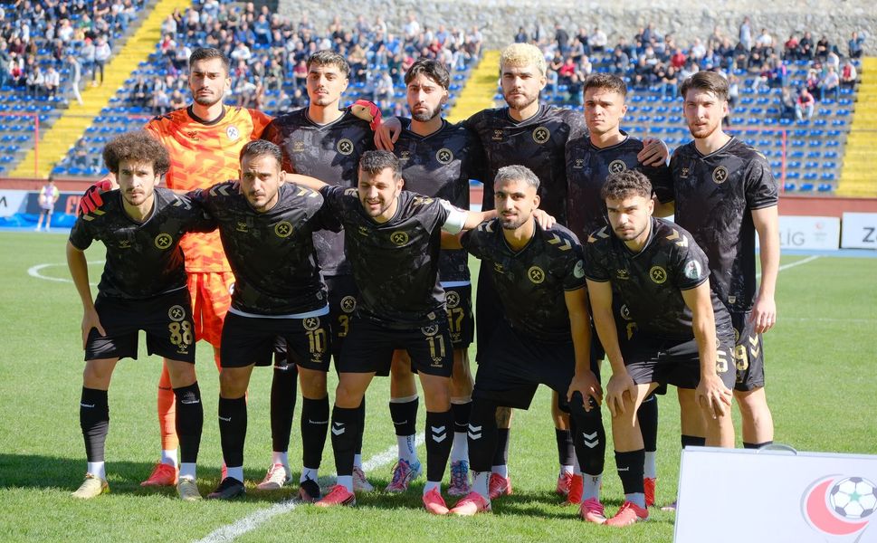 Saha İçinde Sessizlik Saha Dışında Fırtına