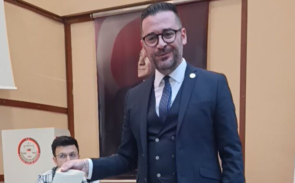 Dokuz Oy Farkla Gelen Zafer Türker Kapkaç Güven Tazeledi