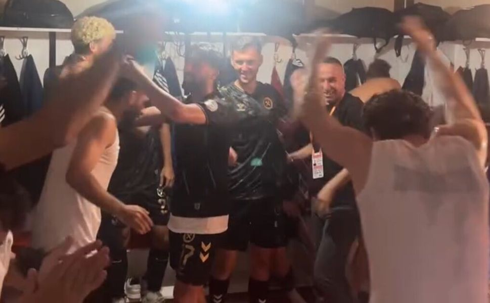 Zonguldakspor Zafer Coşkusu Soyunma Odasına Taşındı