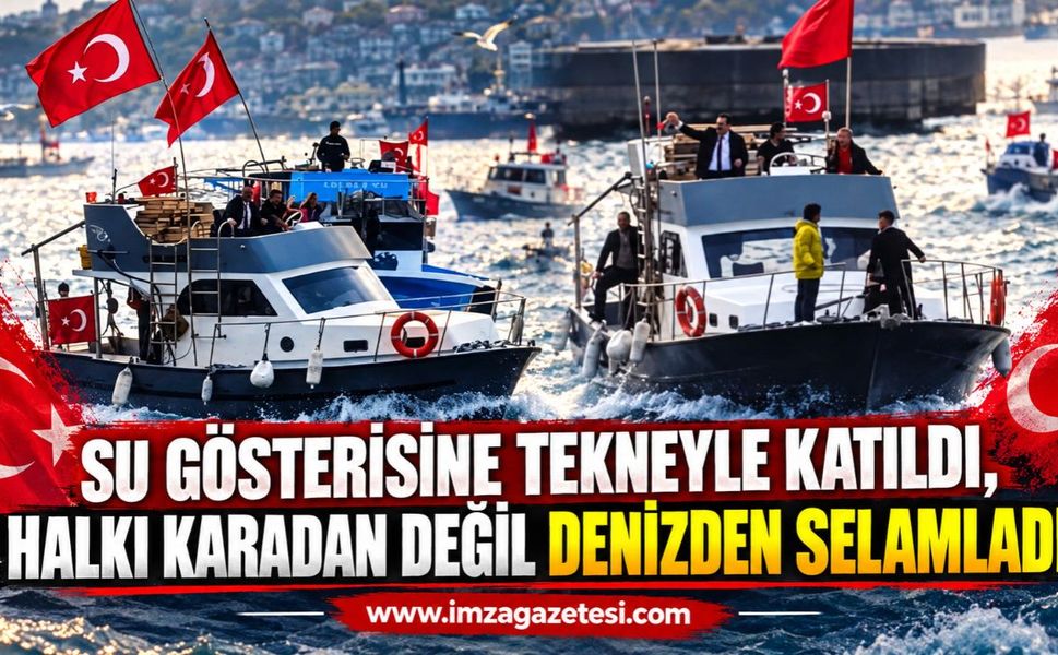 Başkan Dökmeci Su Gösterisine Tekneyle Katıldı, Halkı Karadan Değil Denizden Selamladı