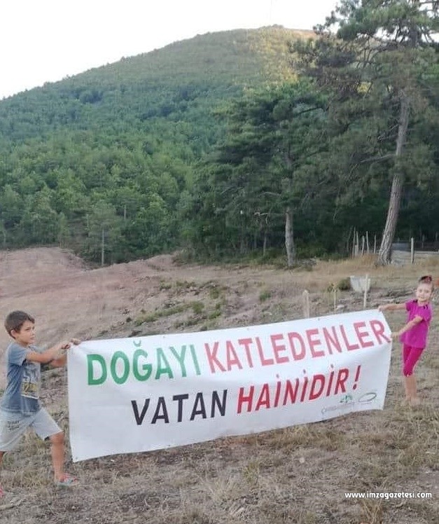 çocuklar pankart