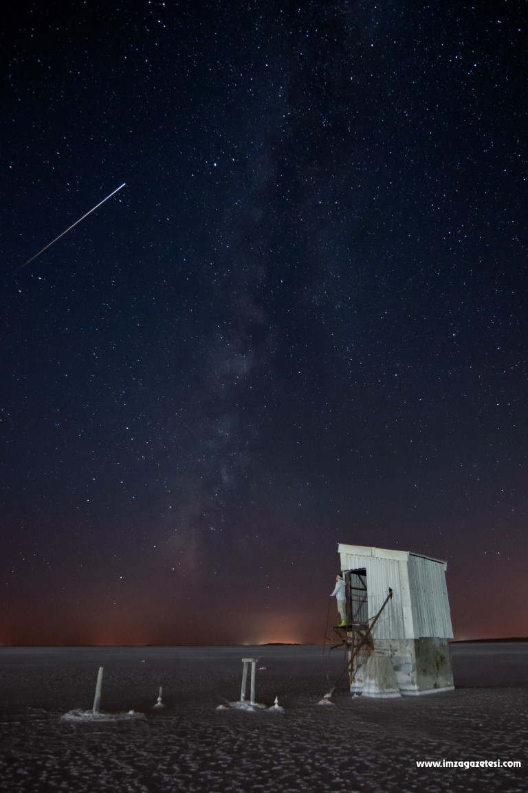 Perseid yağmuru Tuz Gölü'nden böyle görüntülendi! (2)