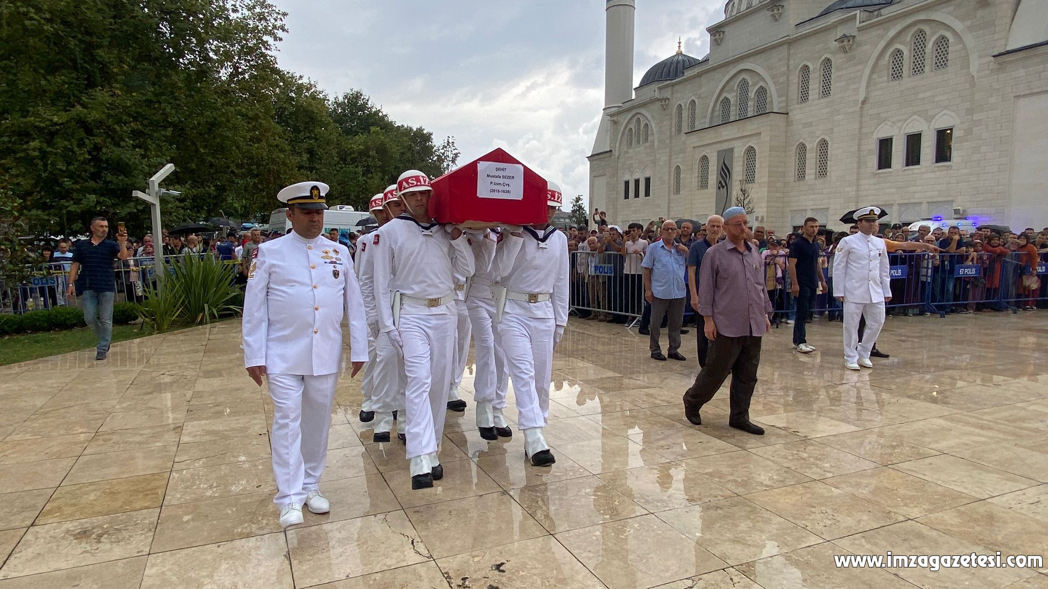 Şehit Mustafa Sezer, Zonguldak'ta son yolculuğuna uğurlanıyor... CANLI YAYIN...