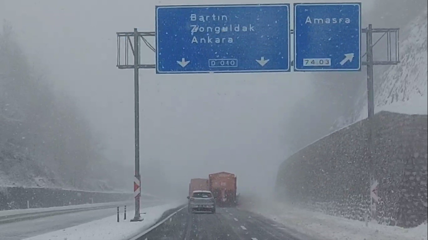 Zonguldak, Bartın, Kastamonu, Karabük yollarında kar ve sis yoğunluğu! (10)