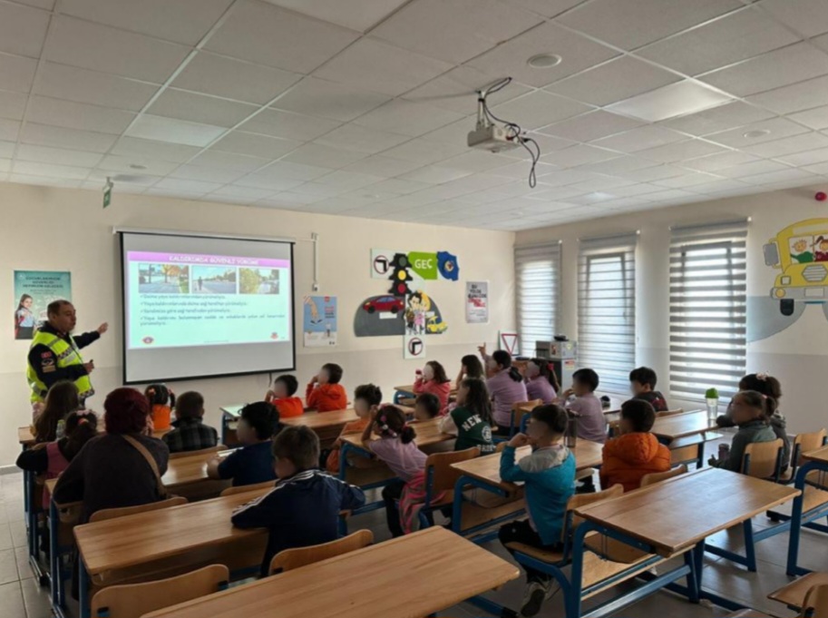 Zonguldak İl Jandarma Komutanlığı'ndan çocuklara trafik eğitimi... (2)
