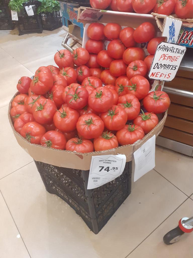 Bu domates altın tozlu domates mi Nedir bu fiyat farkı!-1