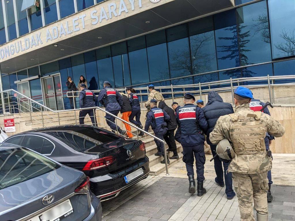Zonguldak İl Jandarma Komutanlığı'nın düzenlediği operasyonla 176 kişi yakalandı! (2)