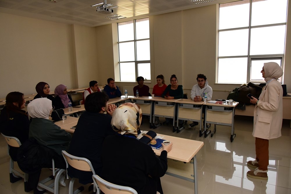 Kastamonu Üniversitesi'nde Öğrenci Toplulukları Kapasite Geliştirme Çalıştayı Gerçekleştirildi (8)