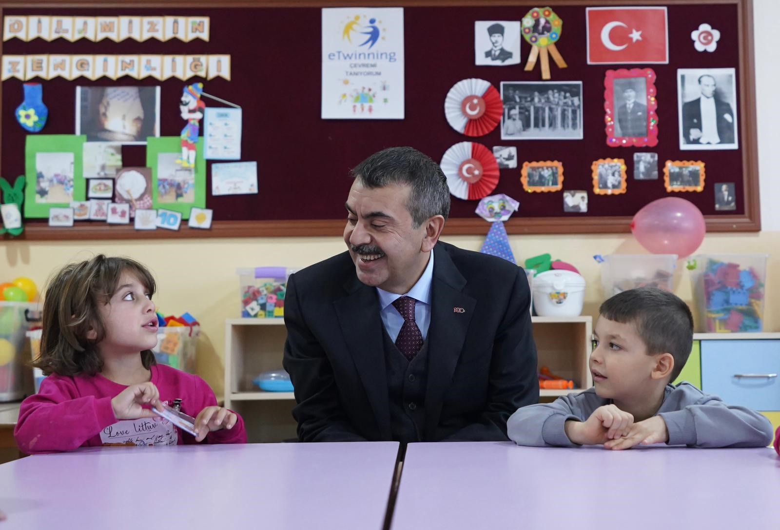 Milli Eğitim Bakanı Yusuf Tekin, Öğrenci Ve Öğretmenlerle Buluştu! (1)