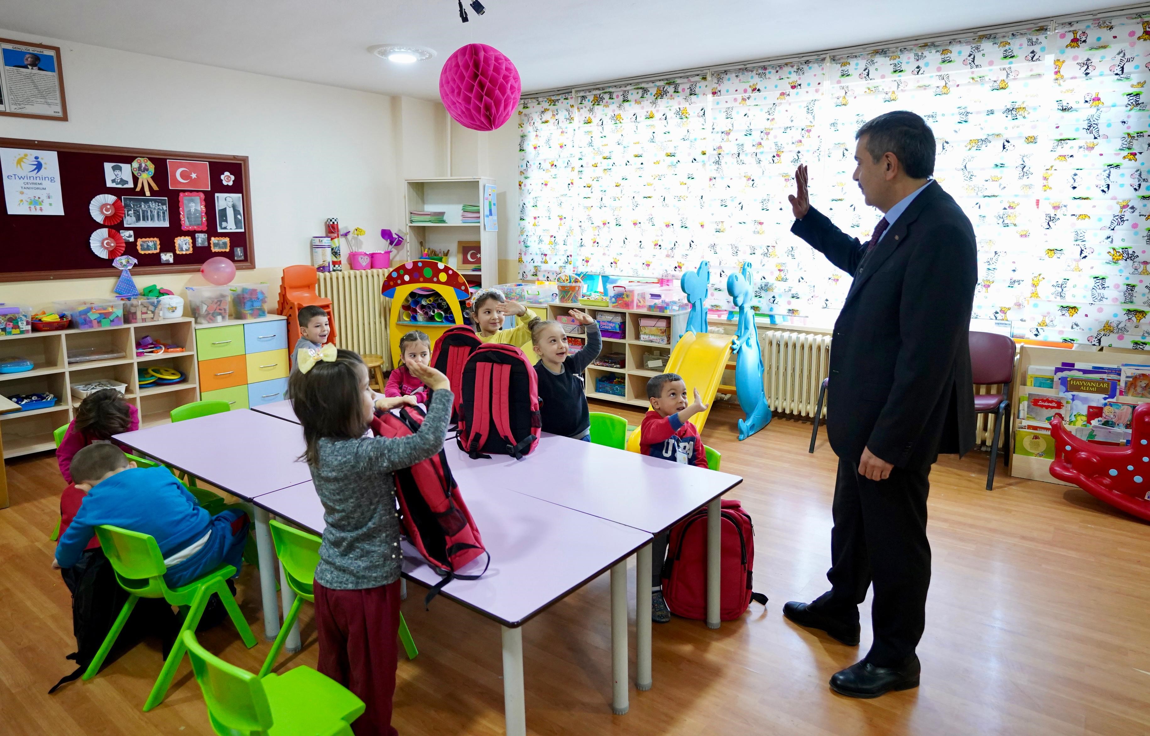 Milli Eğitim Bakanı Yusuf Tekin, Öğrenci Ve Öğretmenlerle Buluştu! (6)