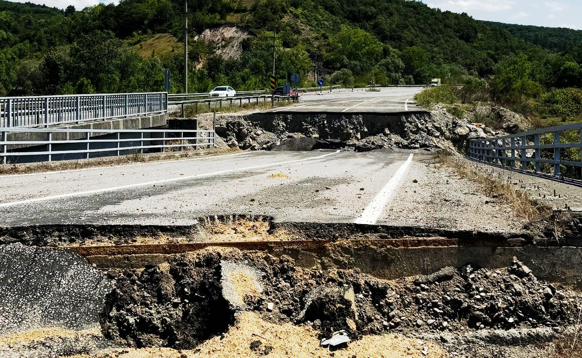 Bu Ayıbı Kim Düzeltecek Zonguldak Bartın Yolundaki Köprü Tehlike Saçıyor! (2)