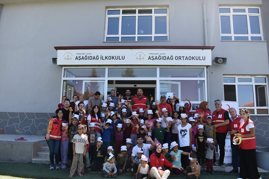 Zonguldak'ta Kızılay'dan Mevsimlik İşçilerin Çocuklarına Özel Etkinlik.. (2)