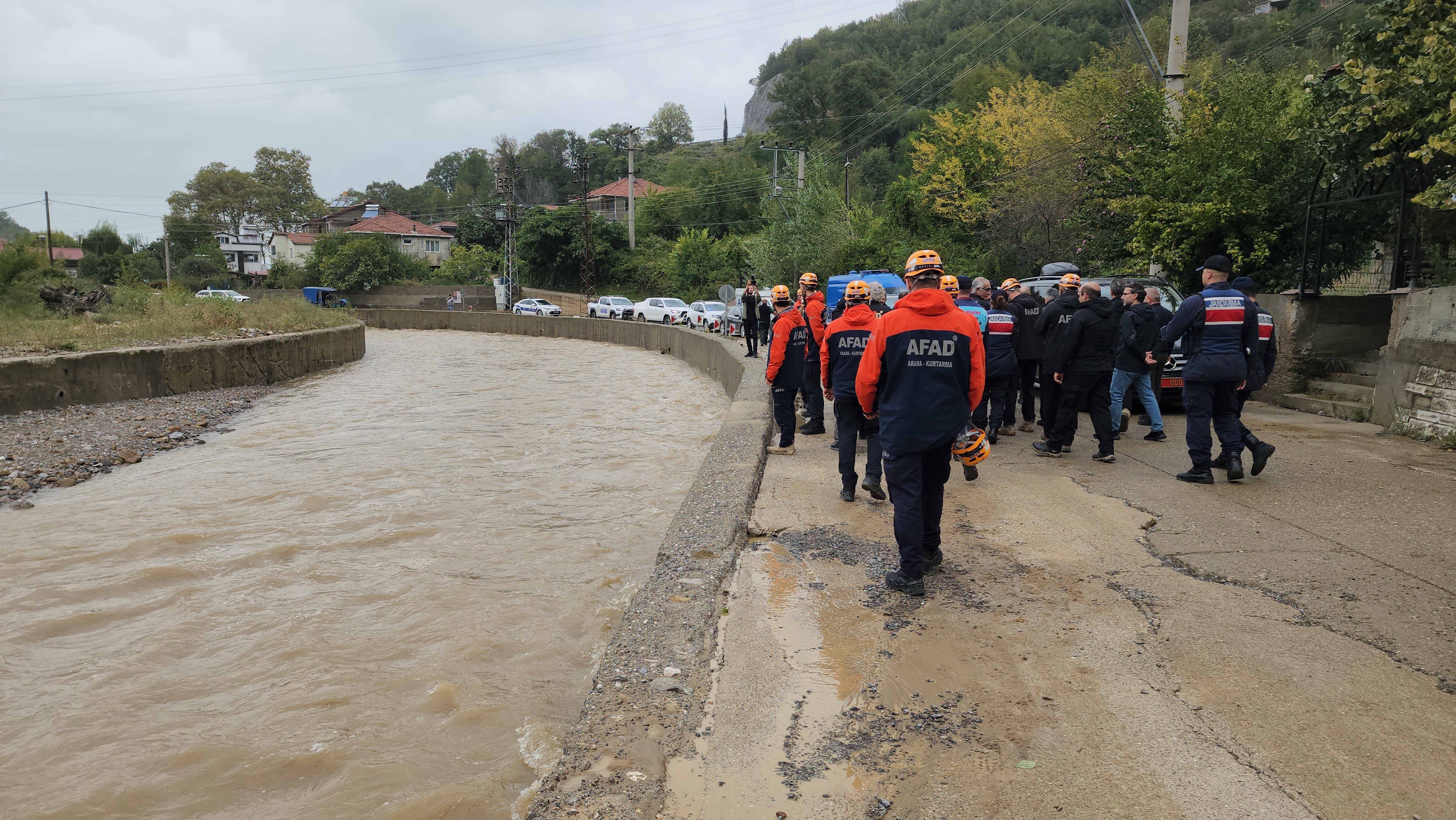 Afad Başkanı Okay Memiş, Kozlu’da İncelemelerde Bulundu...zonguldak Haberleri (1)