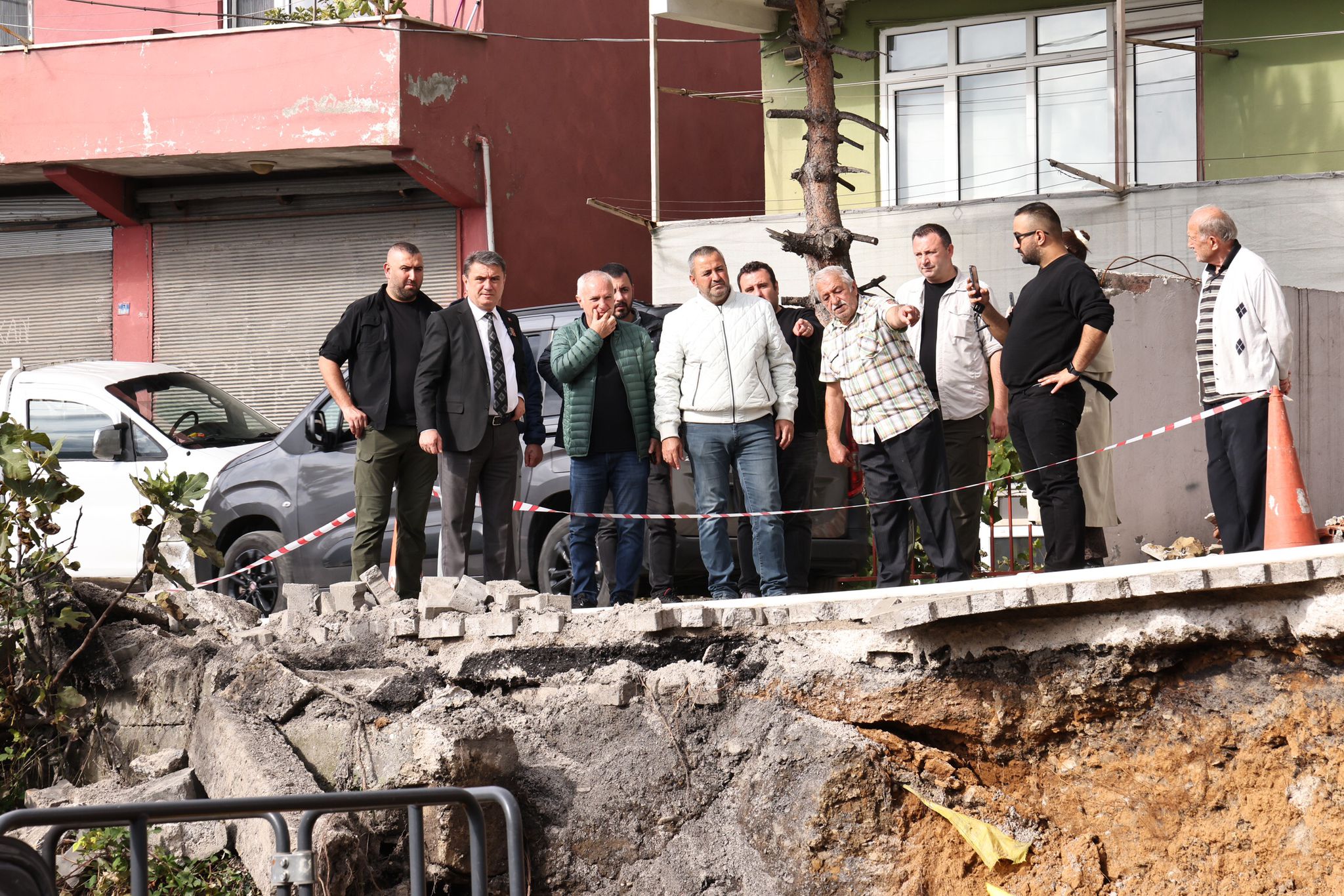 Zonguldak’ın Yolları Yeniden Şekilleniyor! Başkan Erdem, Çalışmalara Katıldı Zonguldak Haberleri̇ (3)