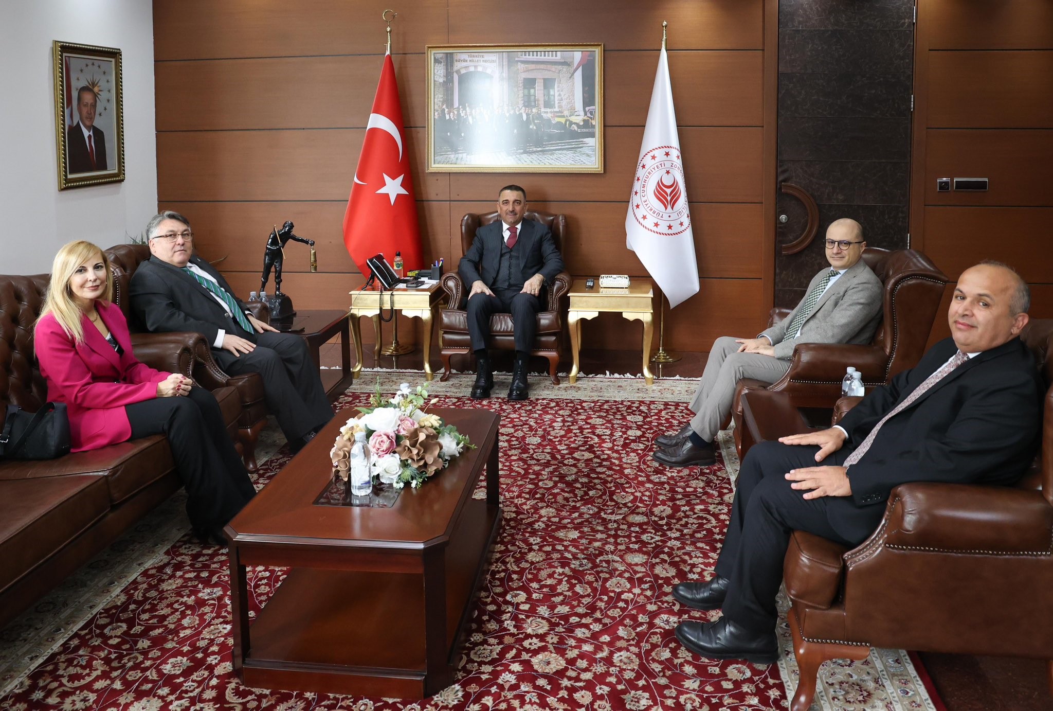 Zonguldak Valiliği ve BEUN arasında imzalar atıldı! Eğitim ve sağlık merkezi kurulacak...