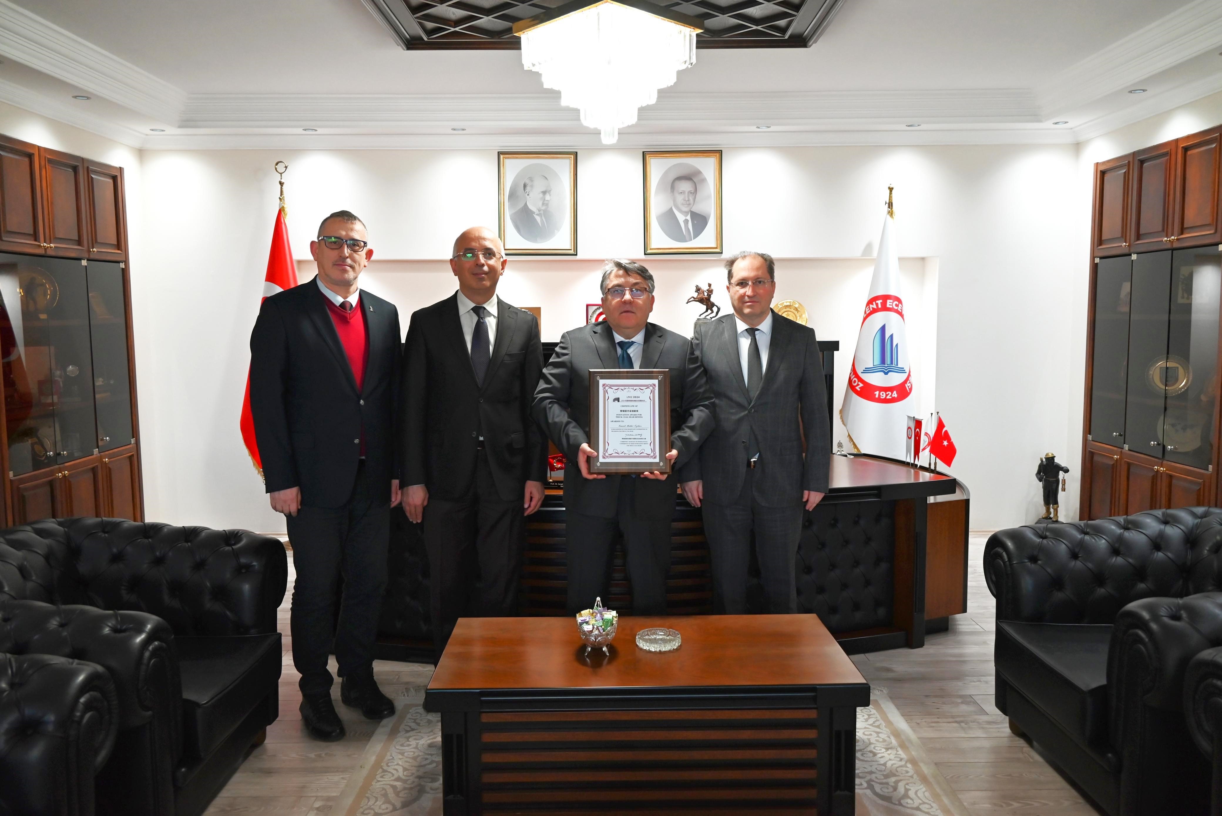 BEUN Rektörü İsmail Hakkı Özölçer'e Uluslararası Ödül! | Zonguldak Haber