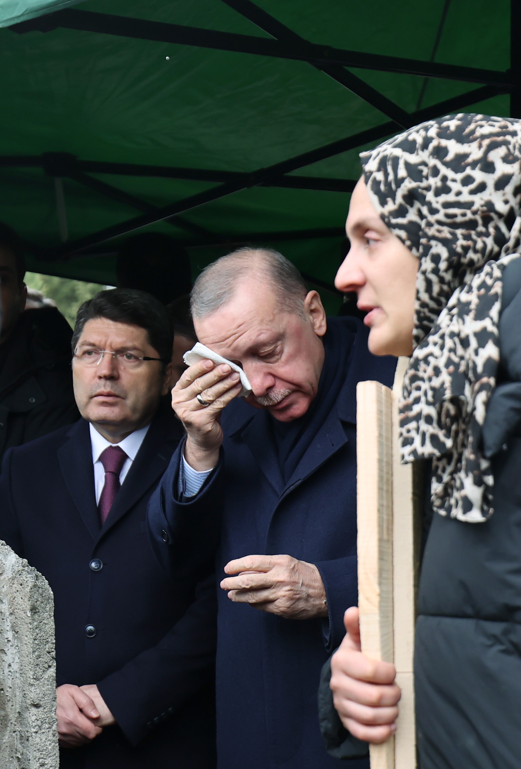 Cumhurbaşkanı Erdoğan, Yangında Hayatını Kaybeden Gültekin Ailesinin Cenaze Töreninde... | Düzce Haber