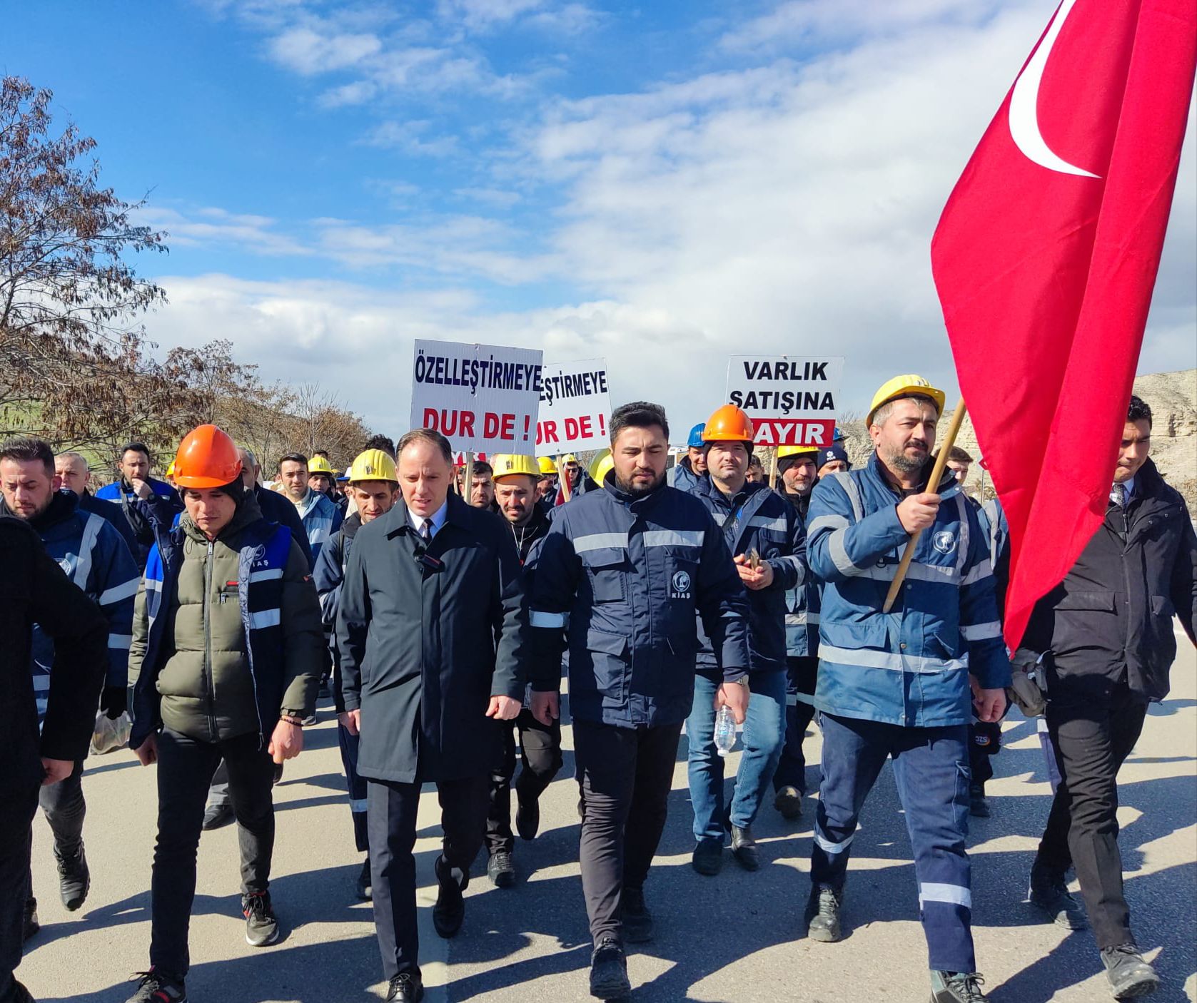 Madencilerinden Özelleştirmeye Karşı Yeni Yürüyüş! Deniz Yavuzyılmaz'dan Madencilere Tam Destek! İmza (3)